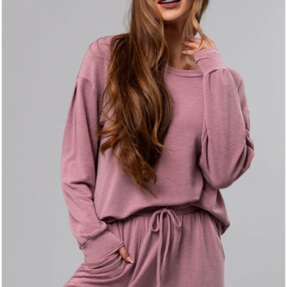 Plush 2 Piece Sleep Set NWT - Picture 1 of 14